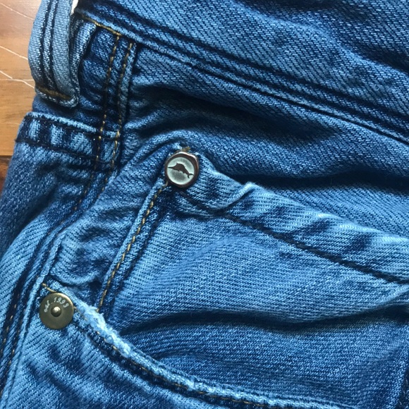 Tommy Bahama Jeans - Picture 4 of 7